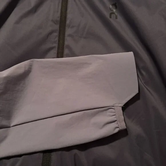 ☁️🌫️🌨️On Running Insulator Jacket